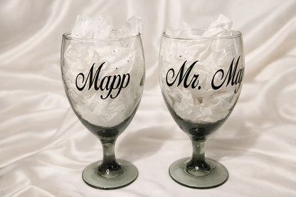 Personalized Mr. & Mrs. Wine Glass Set – Custom Wedding & Valentine’s Gift